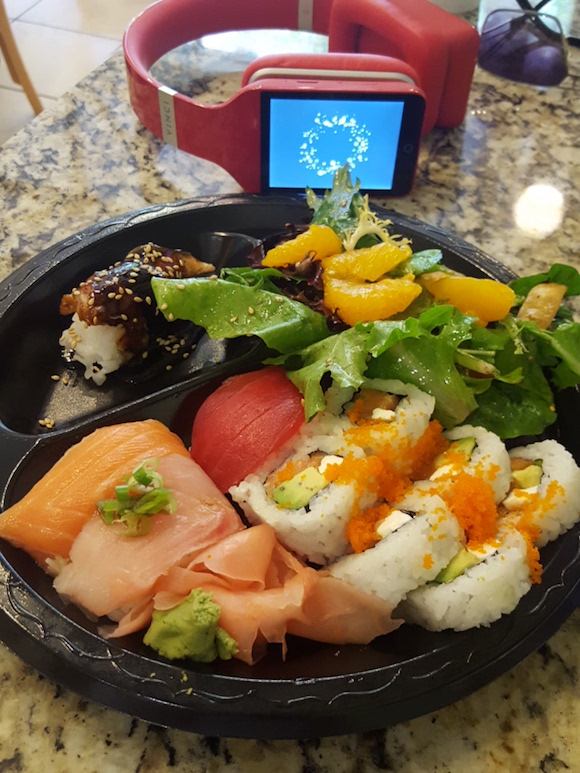 Vinci Smarthearable with sushi